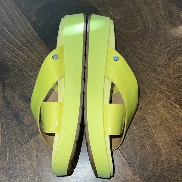 UGG Emily Sandal - Picture 3 of 5